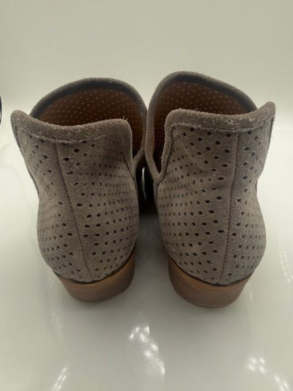 Lucky Brand Women's Gray Suede Leather Perforated BROOKLIN Ankle Bootie Size 12M - Picture 4 of 7